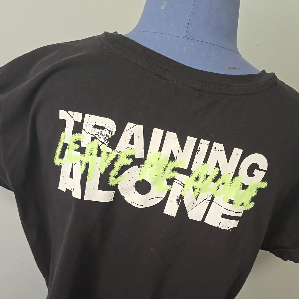 Gymshark Black Crop Top with Boxy Fit and Crew Neck - Picture 4 of 4